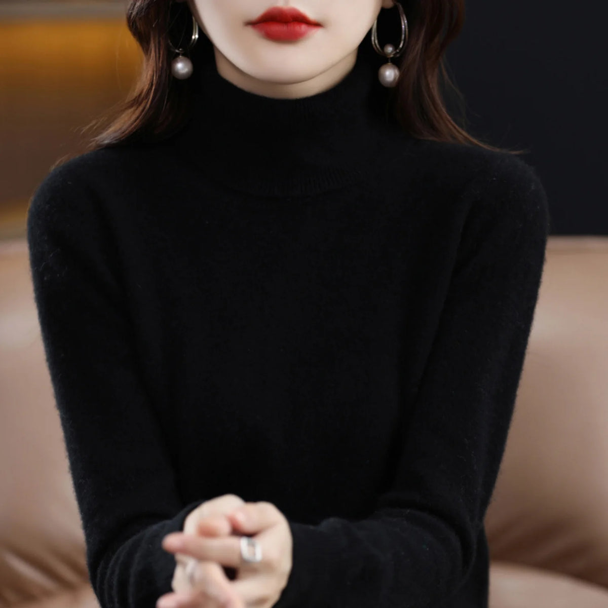 Women's Cashmere Turtleneck Sweater with Regular Fit & Soft Stretch - Close Up Neckline