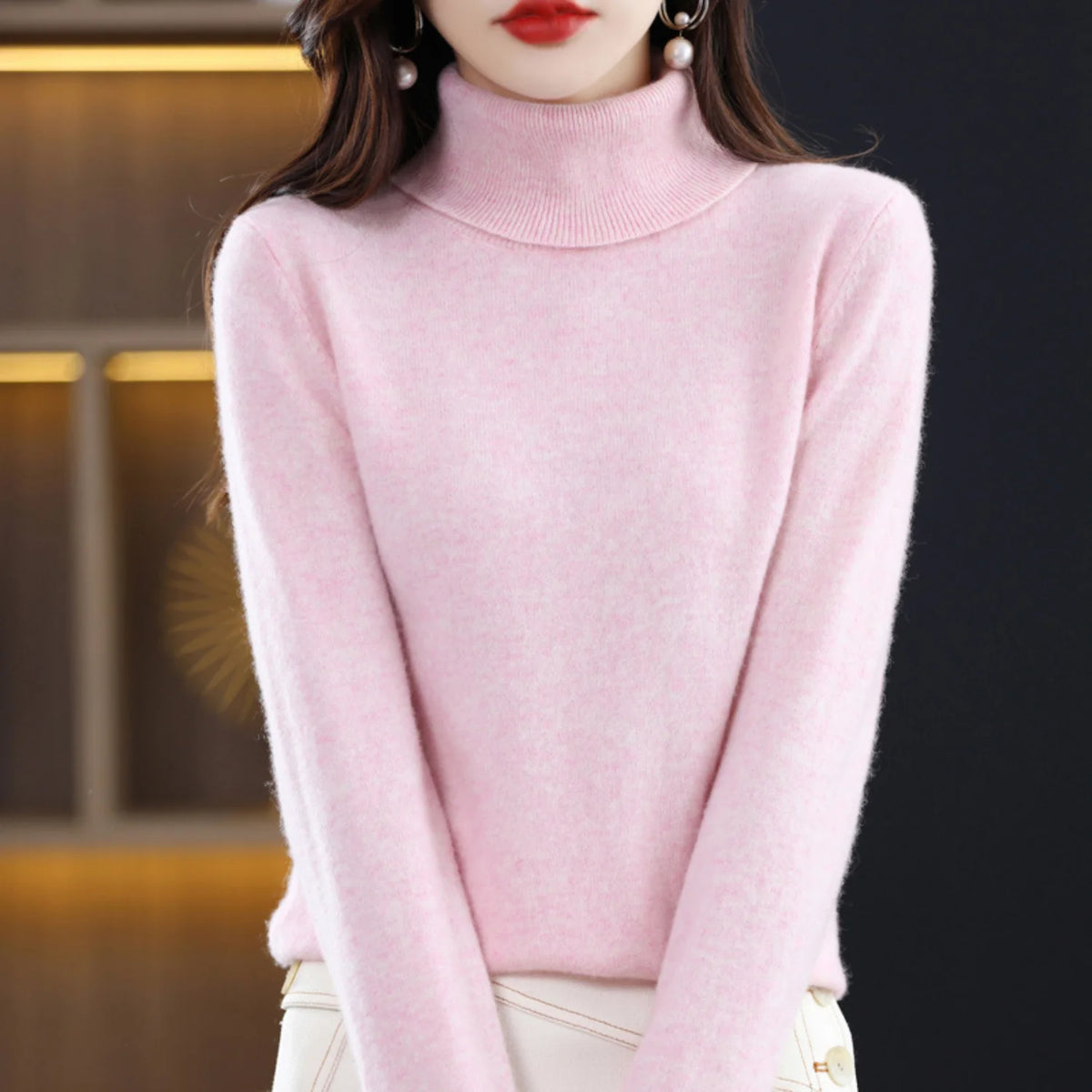 Light Pink Women's Cashmere Turtleneck Sweater with Regular Fit & Soft Stretch - Close Up Collar