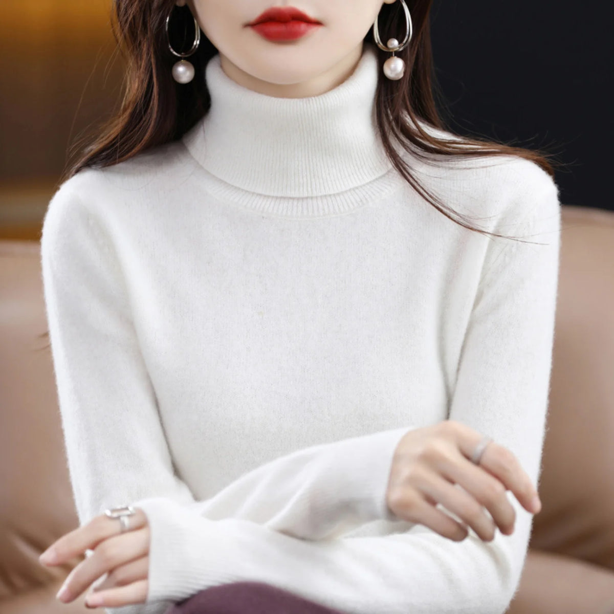White Women's Cashmere Turtleneck Sweater with Regular Fit & Soft Stretch - Close Up Collar