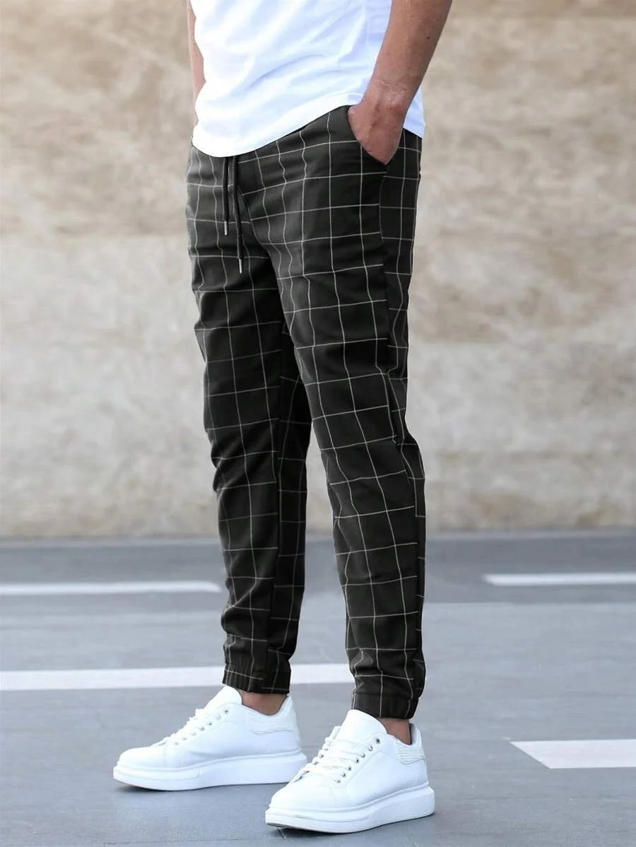 Black Men's Checkered Jogger Trousers with Drawstring Waist & Elastic Cuffs