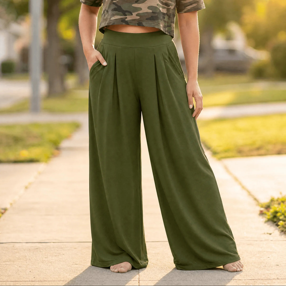 Army Green Women's Pleated Palazzo Pants with High-Waisted Wide-Leg Drape